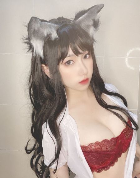 国模gogo大尺度尿喷人体_十万网红美女美酱
