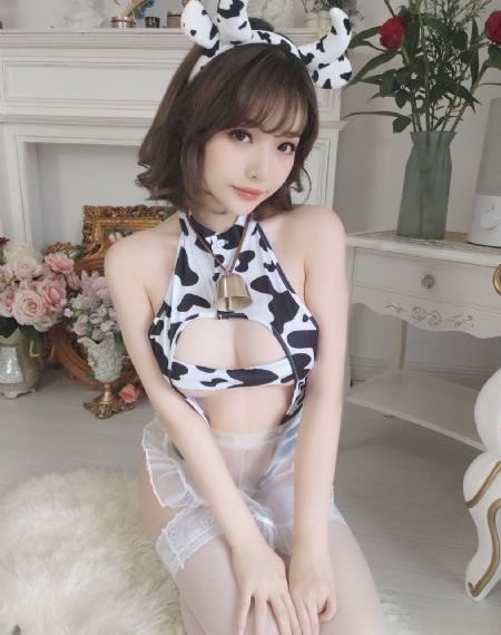 女生咬铁球流眼泪_1080全集在线观看