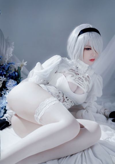 皇上和宫女边走边做H_高清完整版免费在线观看