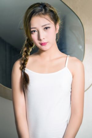 躺沙发上他给我添_4K高清完整版