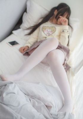 日本边摸边亲边做边爱第一集_BD高清完整电影