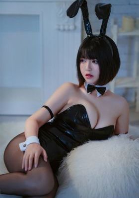 未亡人灵堂前的侵犯bd中字_高清手机在线看